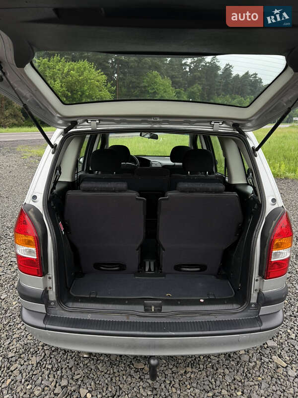 Минивэн Opel Zafira 2001 в Луцке