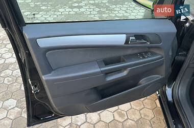 Минивэн Opel Zafira 2007 в 