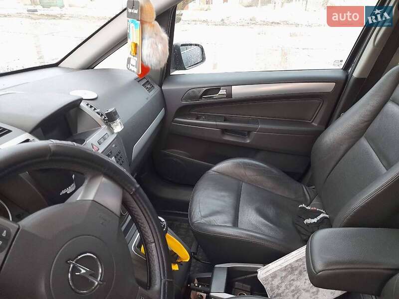 Минивэн Opel Zafira 2006 в Подольске