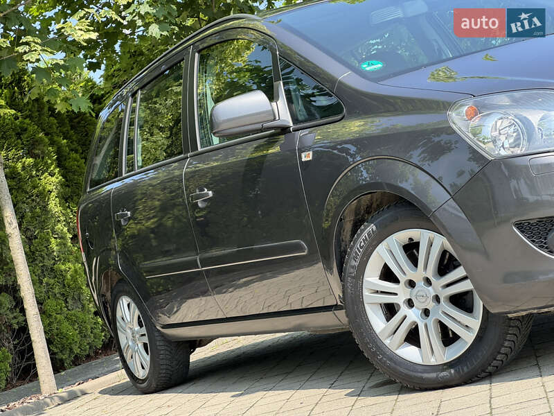 Минивэн Opel Zafira 2012 в Львове