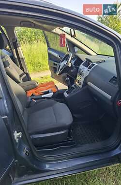 Минивэн Opel Zafira 2009 в 