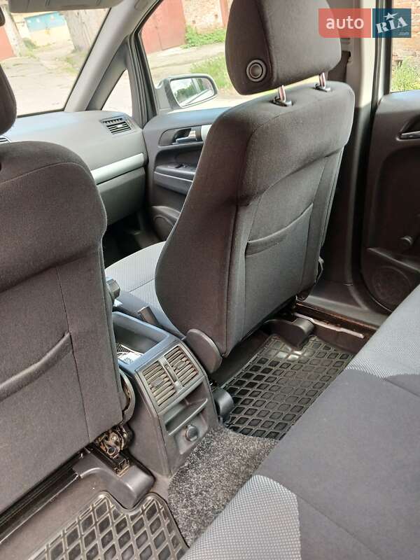 Мінівен Opel Zafira 2009 в Чернігові