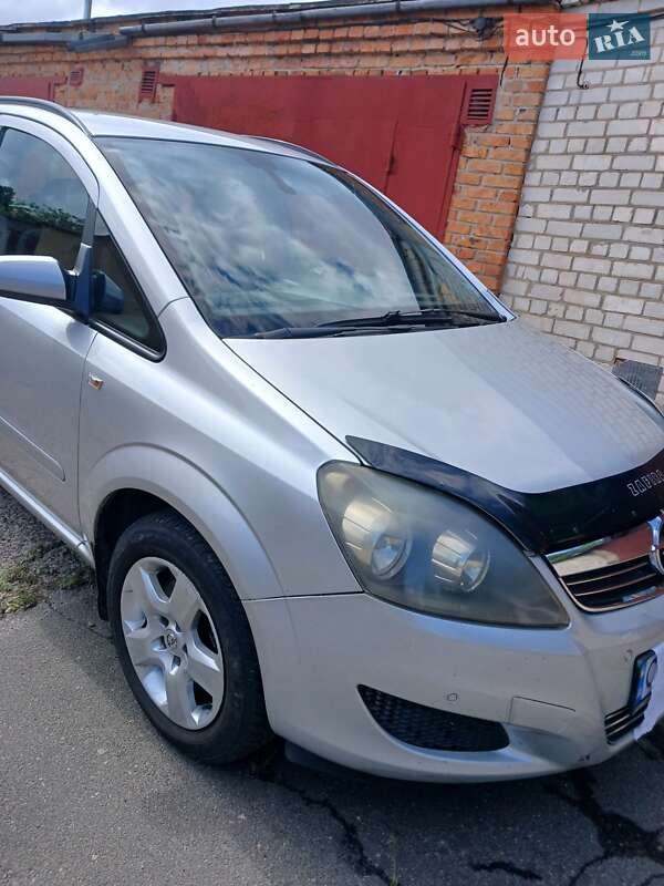 Мінівен Opel Zafira 2009 в Чернігові
