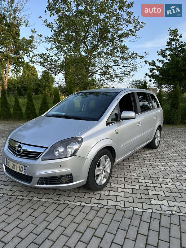 Мінівен Opel Zafira 2011 в 