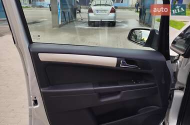 Минивэн Opel Zafira 2008 в 