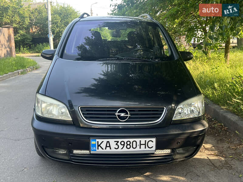 Минивэн Opel Zafira 2000 в 