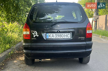 Минивэн Opel Zafira 2000 в 