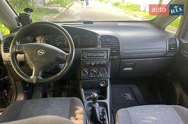 Минивэн Opel Zafira 2000 в 