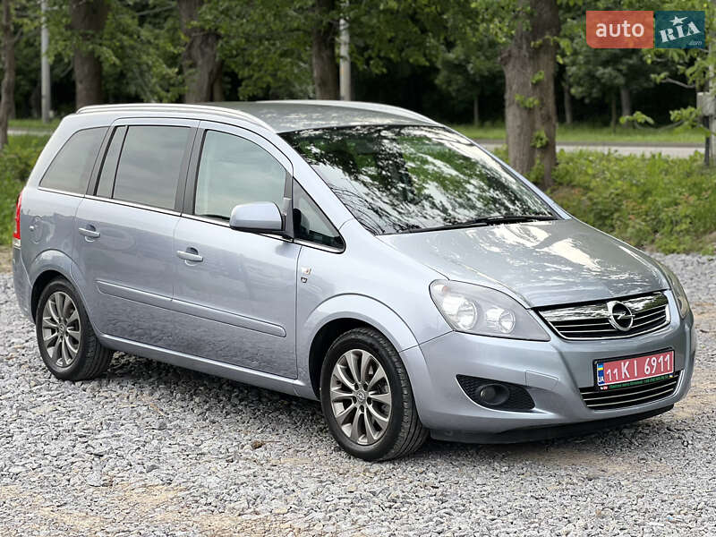 Минивэн Opel Zafira 2011 в Виннице