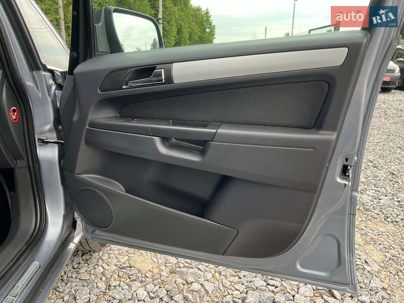 Минивэн Opel Zafira 2011 в Виннице