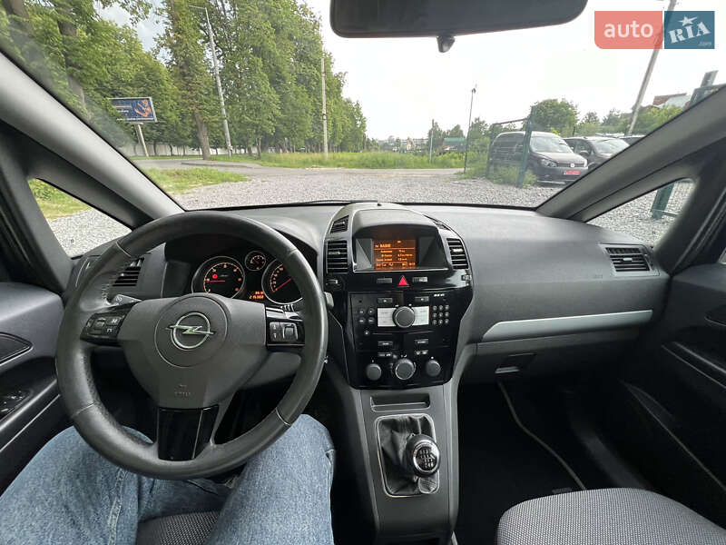 Минивэн Opel Zafira 2011 в Виннице