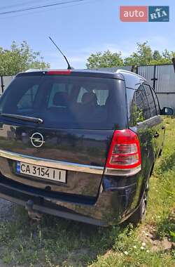 Минивэн Opel Zafira 2009 в 