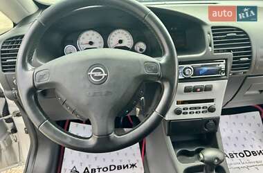 Минивэн Opel Zafira 2003 в 