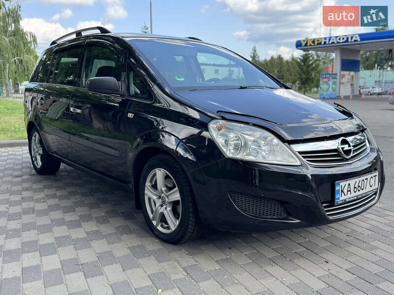 Мінівен Opel Zafira 2009 в Лубнах