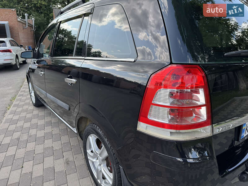 Мінівен Opel Zafira 2009 в Лубнах