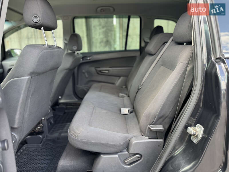 Мінівен Opel Zafira 2009 в Лубнах
