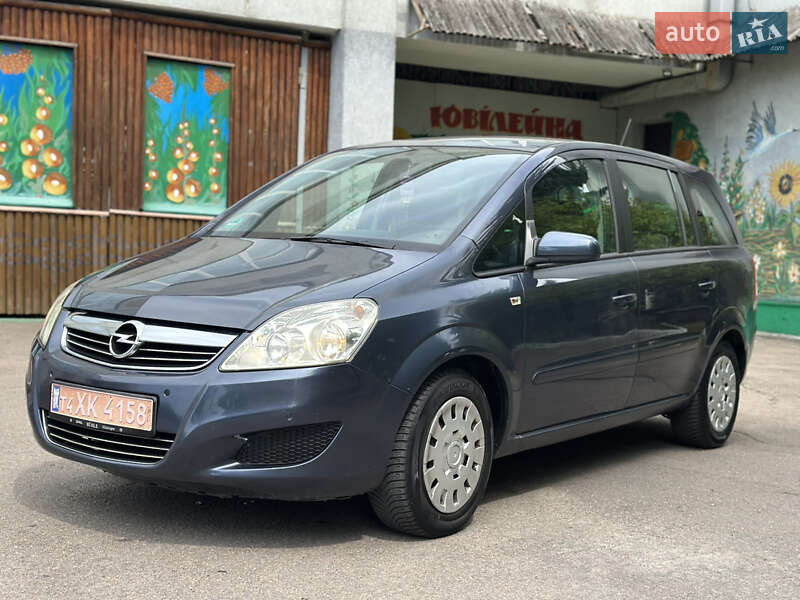Минивэн Opel Zafira 2008 в Ровно