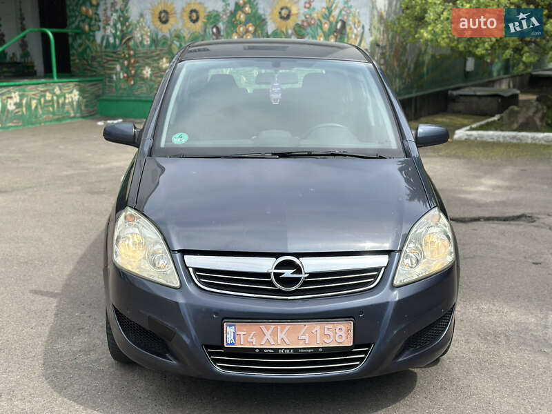 Минивэн Opel Zafira 2008 в Ровно