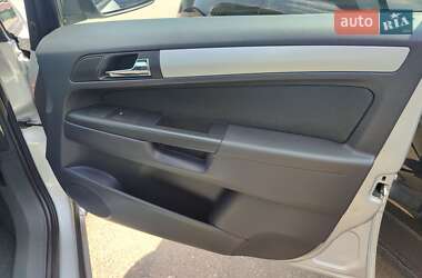 Минивэн Opel Zafira 2011 в 