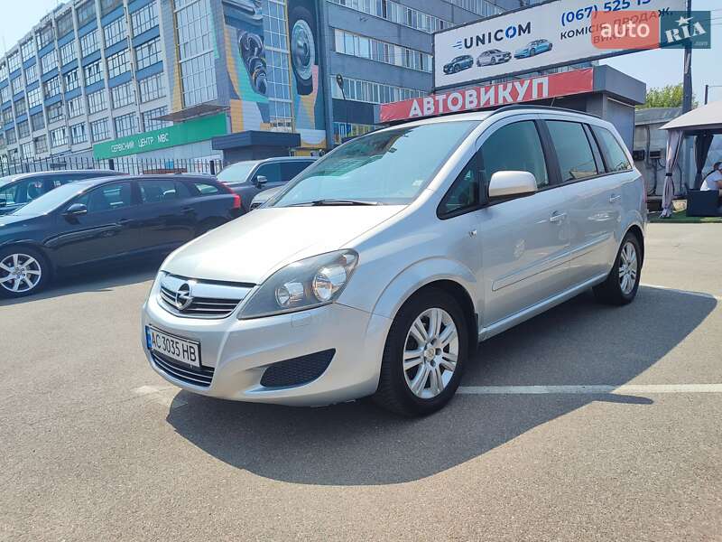 Минивэн Opel Zafira 2011 в Киеве