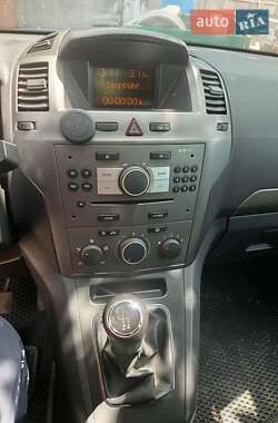 Минивэн Opel Zafira 2006 в 