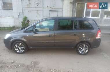 Минивэн Opel Zafira 2010 в 