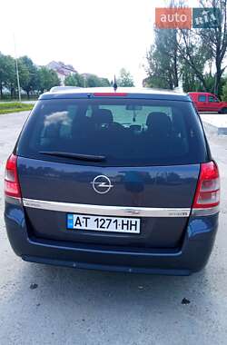 Минивэн Opel Zafira 2008 в 