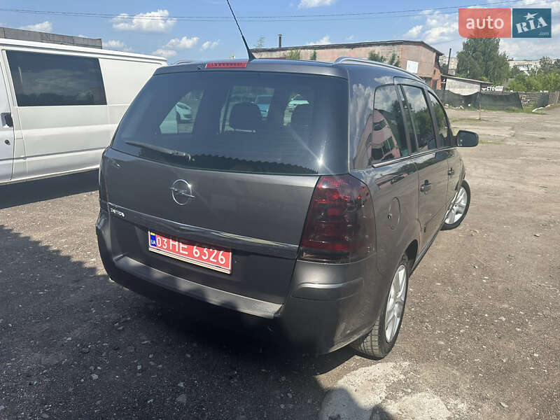 Минивэн Opel Zafira 2010 в Нежине