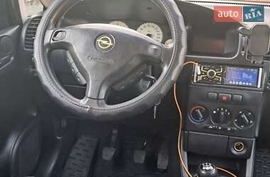 Минивэн Opel Zafira 2002 в 
