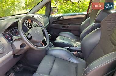 Минивэн Opel Zafira 2011 в 