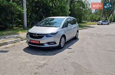 Минивэн Opel Zafira 2018 в 