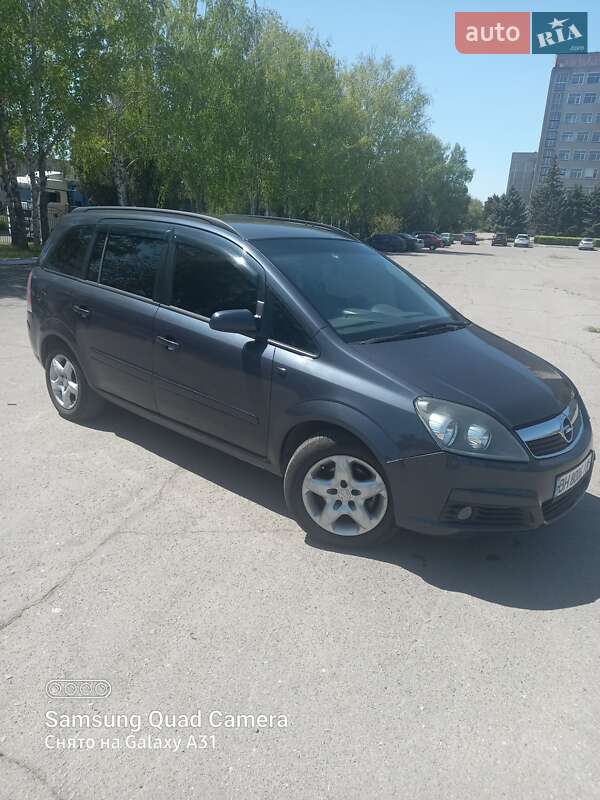 Минивэн Opel Zafira 2007 в 