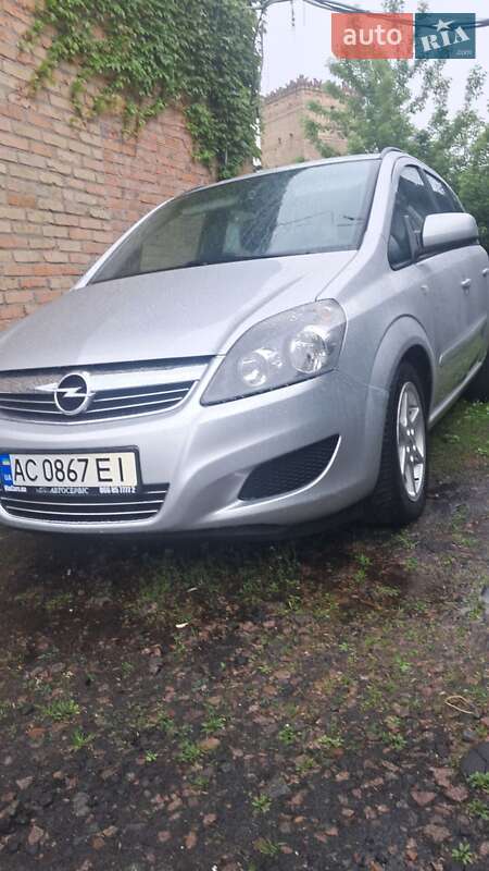 Минивэн Opel Zafira 2011 в Луцке