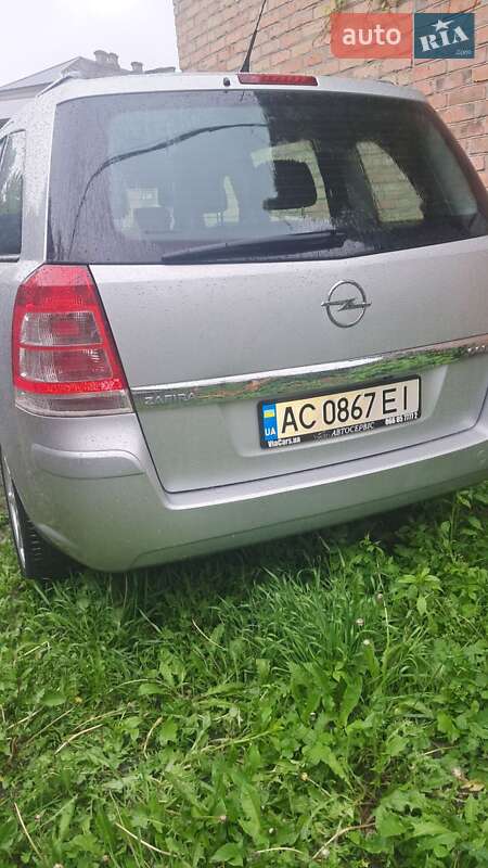 Минивэн Opel Zafira 2011 в Луцке