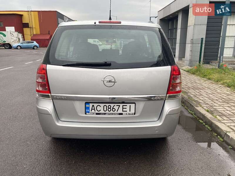 Минивэн Opel Zafira 2011 в Луцке