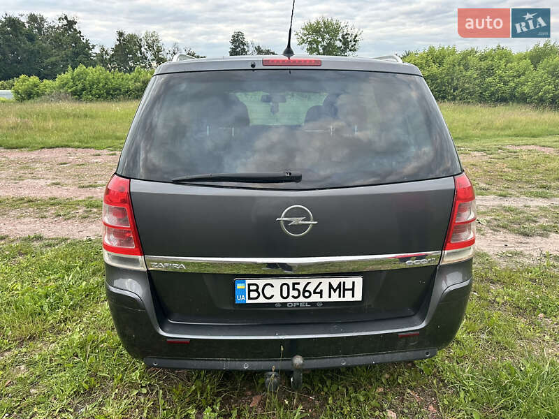 Минивэн Opel Zafira 2011 в Радехове