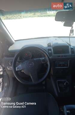 Минивэн Opel Zafira 2007 в 
