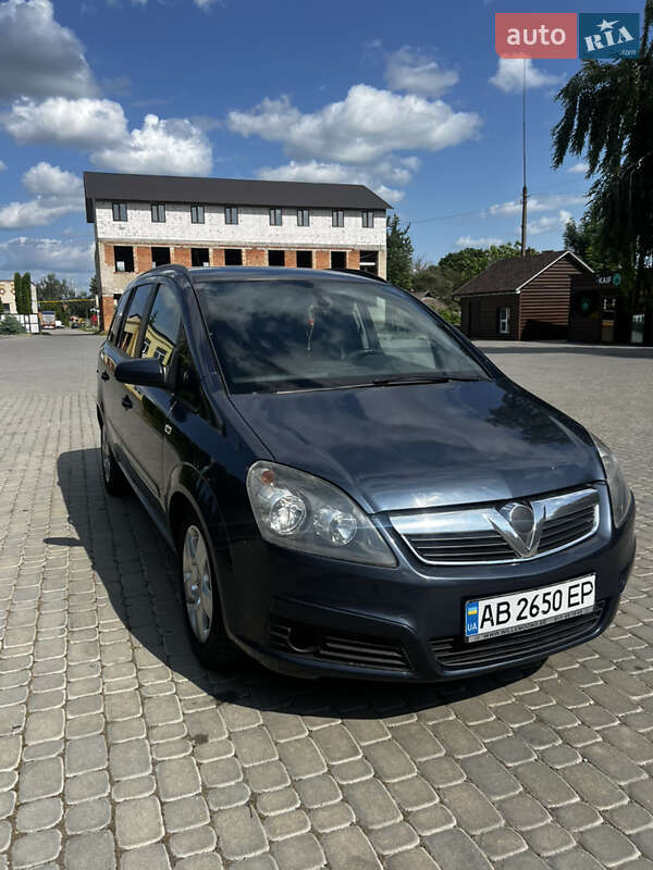Минивэн Opel Zafira 2007 в 