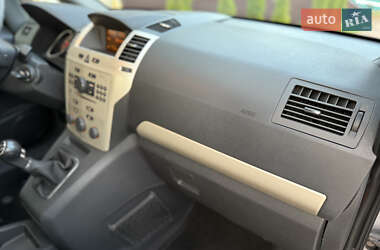 Минивэн Opel Zafira 2008 в 