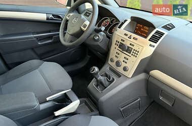 Минивэн Opel Zafira 2008 в 
