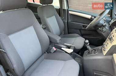 Минивэн Opel Zafira 2008 в 
