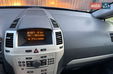 Минивэн Opel Zafira 2008 в 
