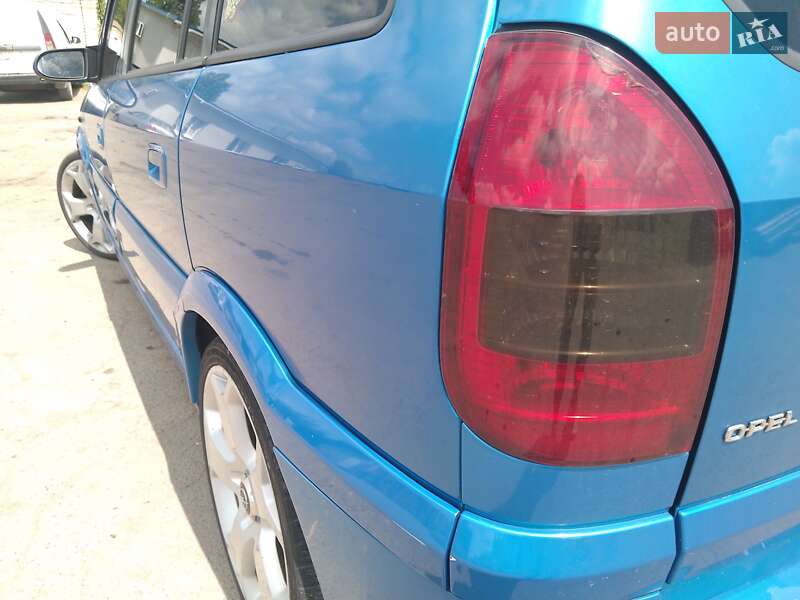 Мінівен Opel Zafira 2002 в Рівному