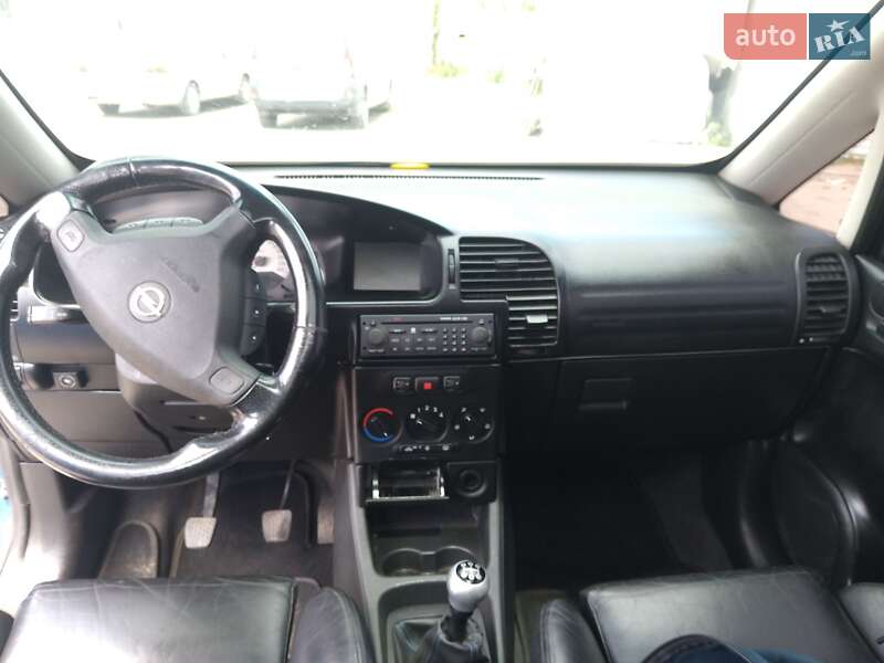 Мінівен Opel Zafira 2002 в Рівному