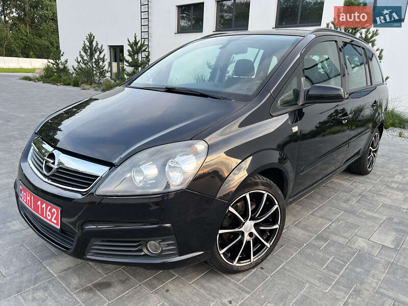Минивэн Opel Zafira 2007 в 
