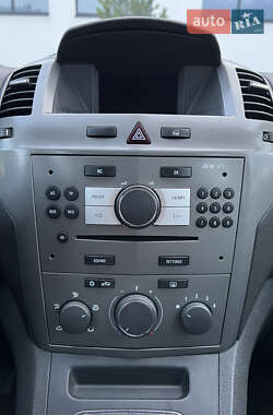 Минивэн Opel Zafira 2007 в 