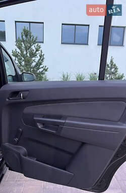 Минивэн Opel Zafira 2007 в 