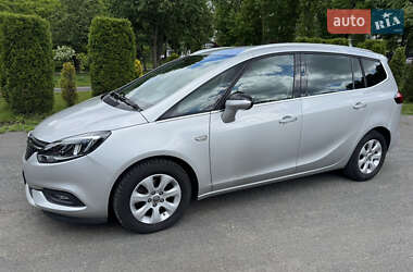 Минивэн Opel Zafira 2017 в 