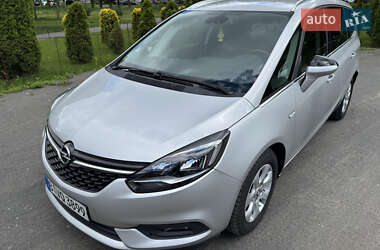 Минивэн Opel Zafira 2017 в 