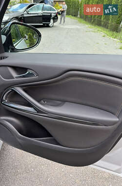 Минивэн Opel Zafira 2017 в 